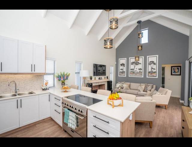 2 BEDROOM HOUSE FOR SALE IN SALDANHA HEIGHTS